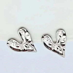 Silver hammered heart stud earrings - silver plated - new